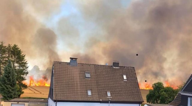 Ohne das rechtzeitige Eintreffen der Feuerwehr, hätte der Brand in Massen am Dienstag deutlich schlimmer ausgehen können.