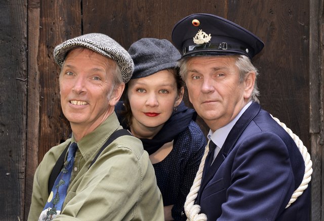 Bild aus dem Programm "Schmacht" des Komiker-Duos "Bullemänner", zusammen mit Svetlana Svoroba.