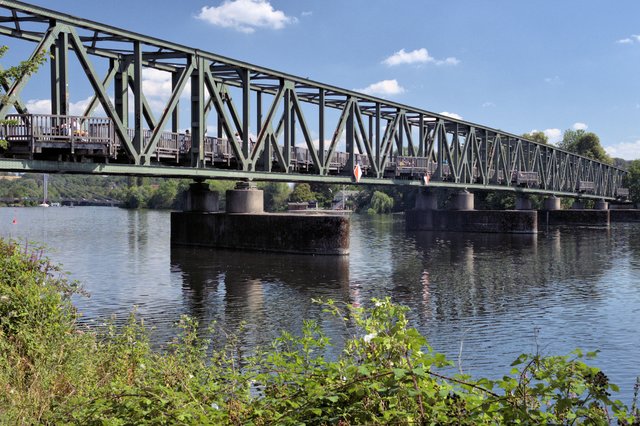 Die "Alte".
 Ehemalige Eisenbahnbrücke Kupferdreh,