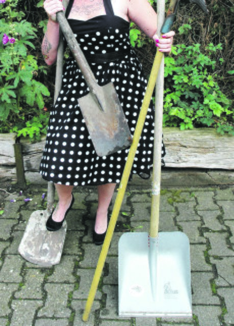 Okay, so sehen die Handwerker, die an Marler Schulen in der Ferienzeit ackern nicht aus. Aber eine schöne Vorstellung...