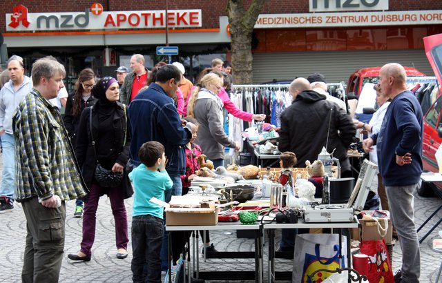 Der beliebte Altmarkt-Trödelmarkt lockt am Sonntag, 11. August, wieder eingefleischte Trödelmarkt-Fans nach Hamborn.
Foto: Reiner Terhorst