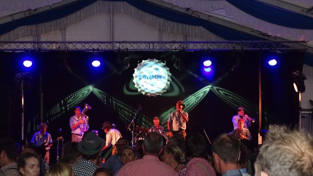 Am Möschesonntag werden außerdem die Eintrittskarten für den Bayerischen Abend am 16. August im Festzelt verkauft.