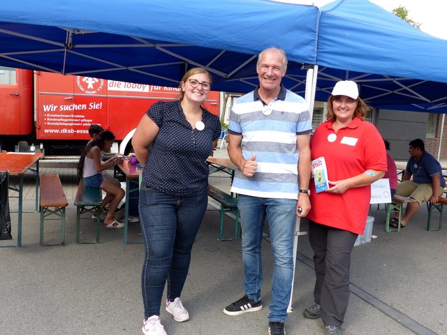 Dank gelungener Kooperationen werden solche Projekte im Quartier möglich gemacht:  (v.l.) Jannica Wiesweg (Allbau-Kinderbeauftragte), Dr. Henning Muth (Deutscher Kinderschutzbund Ortsverband Essen e.V./ Spielemobil), Eva Hofmann (ABA Fachverband)
