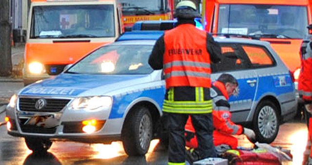 Schwerer Verkehrsunfall in Marl: Zwei Verletzte und ein hoher Sachschaden.
