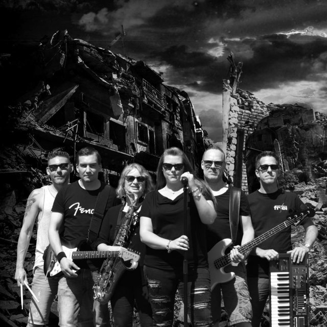 Die Band "Schmerzfrei" spielt bei dem Benefizturnier ab 19 Uhr.  | Foto: Band