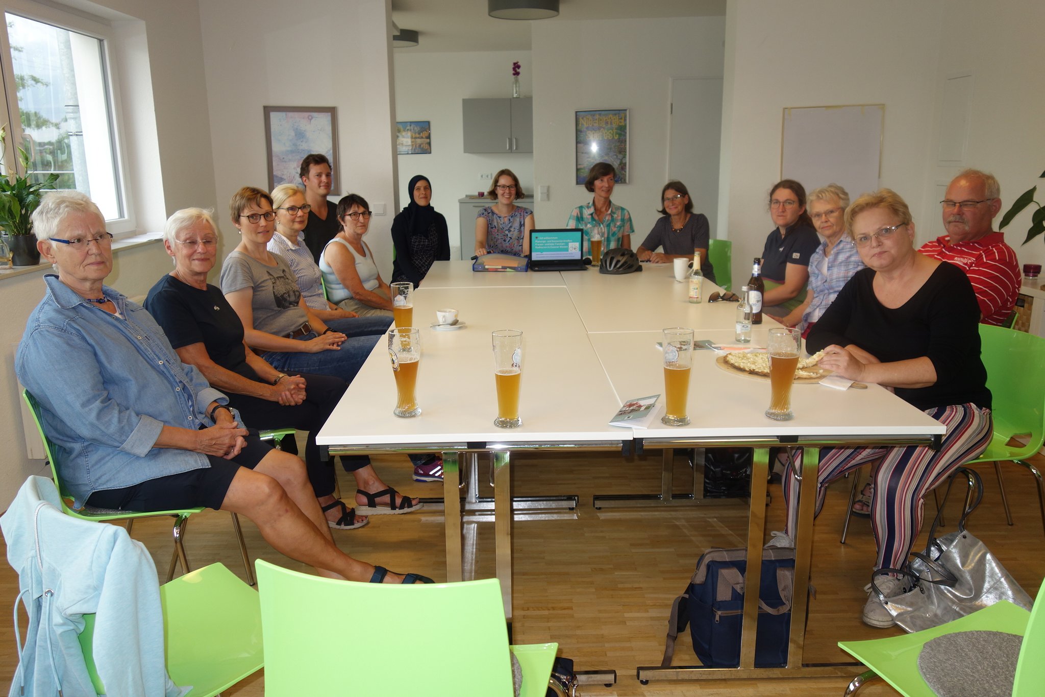 Frauen treffen essen