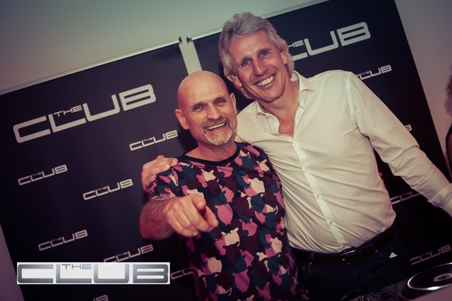 Bekannte DJs werden bei "The Club" am Plattenteller stehen.
