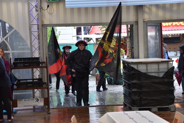Schade! Schade! Schade!: Umzug der Neheimer Schützen fällt ins Wasser