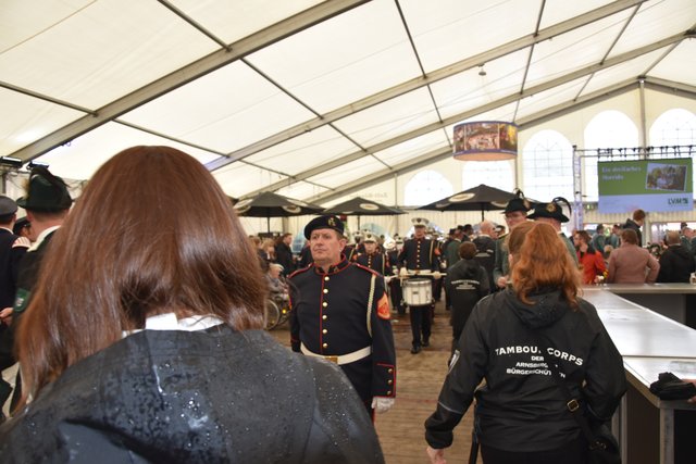 Schade! Schade! Schade!: Umzug der Neheimer Schützen fällt ins Wasser
