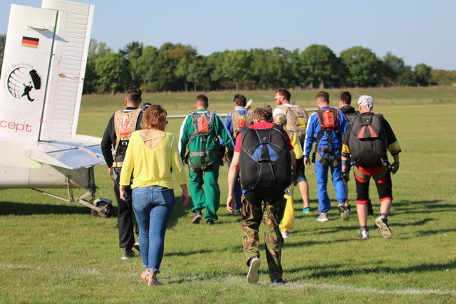 Spektakuläre Vorführungen Flugtage in Wesel am Flugplatz Römerwardt
