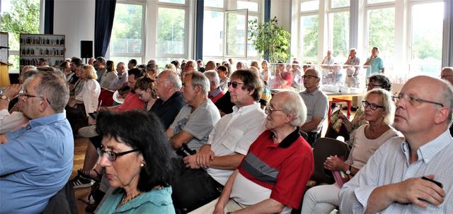 Am Anfang war viel Publikum im Saal, nach fünf Stunden nicht mehr. Foto: Pielorz