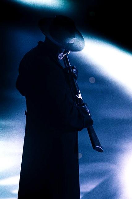 Als Schattenmann steht der Gelsenkirchener zurzeit in Füssen im Musical "Ludwig2" auf der Bühne.
Foto: Michael Böhmländer