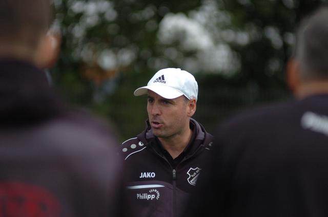 Muss seine Jungs aufrichten und neu ausrichten für Sonntag: Trainer Antonios Kotziampassis.
