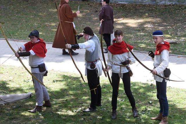 Bevor die Schlacht beginnt, wird sich im Schießen geübt | Foto: Jutta Niggemeier