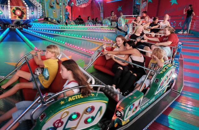 Besonders für Jugendliche hat das Halterner Fest mit den Fahrgeschäften der Kirmes viel zu bieten. Foto: Pieper