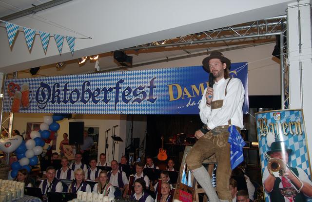 Dampfe-Geschäftsführer Martin Grahl in bayerischer Tracht.