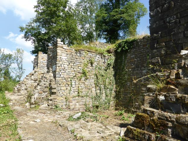 Am kommenden Sonntag, 8. September, sind alle Interessierten zur Besichtigung zahlreicher Denkmäler in Arnsberg eingeladen (Foto: ursprüngliches Turmhaus mit Ringmauer).