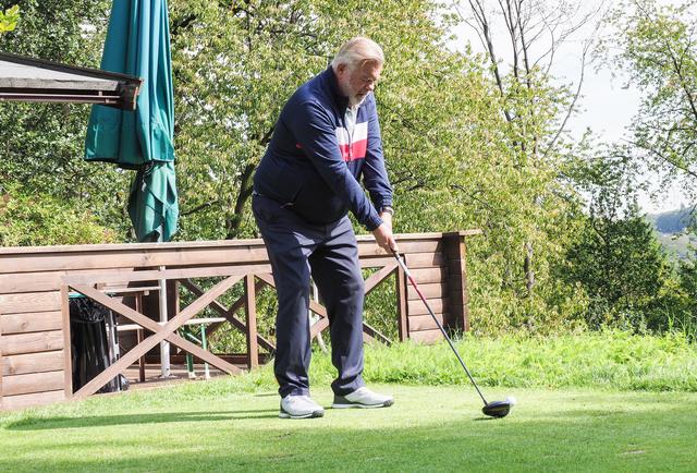 Auch Fernsehmoderator Harry Wijnvoord golft gerne in Heidhausen.
Foto: Debus-Gohl 
