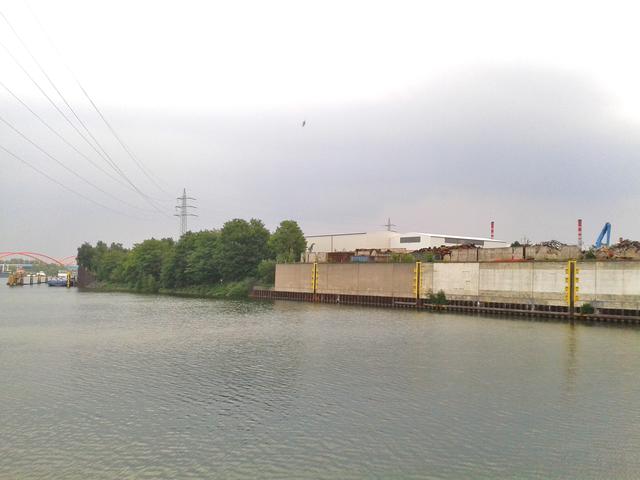 Stadthafen Essen mit Blick auf Bottrop und die gemeinsame große Freiheit Emscher, hier liegen große Entwicklungspotentiale