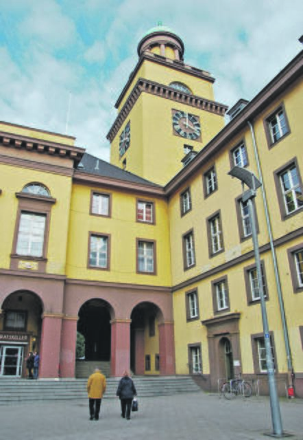Im Rathaus sorgten defekte Batterien für einen unangenehmen Geruch.