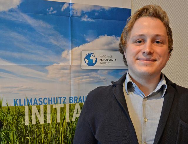 Klimaschutzmanager Marian Osterhoff erläuterte in der Ratssitzung verschiedene Maßnahmen.