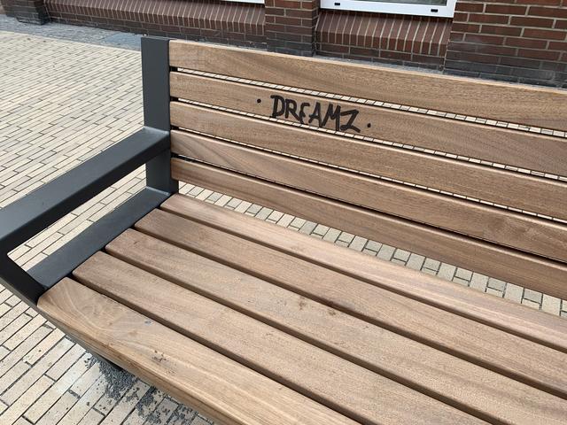 Viele Regelverletzungen – illegale Müllentsorgung, falsch Parken, Hundehaufen liegen lassen, Mülleimer aus der Halterung treten, Graffiti schmieren und und und – sind keine Kavaliersdelikte.