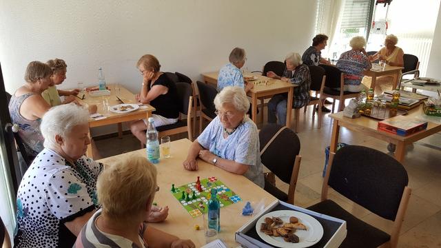 Dies gilt auch für das gemeinsame Spielen im Kath. Gemeindehaus der St. Josef Kirchengemeinde im Ortsteil Nette