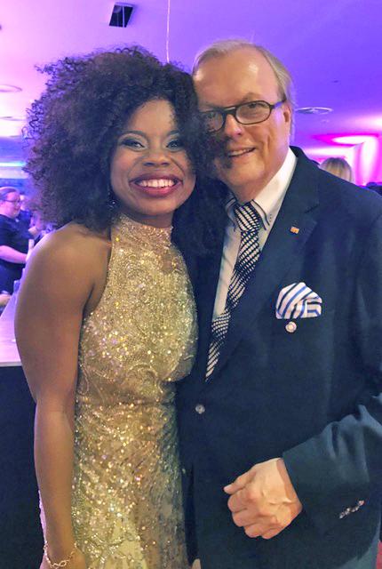 Kristina Love, die in Hamburg im Musical "Tina" die Rocklegende verkörpert, mit Heribert Klein auf der Premierenfeier des Musicals.