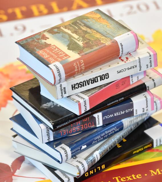 Alle Bücher, die bei den Herbstblättern vorgestellt werden, sind in der Stadtbibliothek ausleihbar.