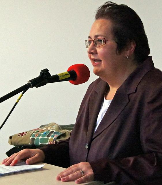 Christine Müller-Hechfellner, sozialpolitische Sprecherin der Grünen Ratsfraktion in Essen will Druck machen, dass unsere Kommune endlich auch Teil der "Seebrücke für sichere Häfen" für Flüchtlinge wird. Das sozialpolitische Gewissen unserer lokalen GroKo muss hier aber leider erst noch wach werden.