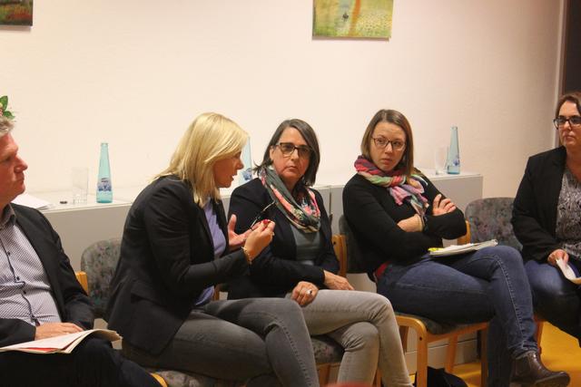 Das Podium war sich einig, dass es an landesweit einheitlichen Standards für den Ganztag fehlt. | Foto: Foto: Martin Schmitz