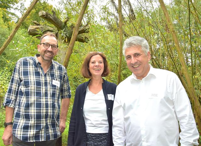 Ulrich Hering, Ilona Böttger und Jasson Jakovides (v.l.) erläuterten den Anwesenden das Projekt.