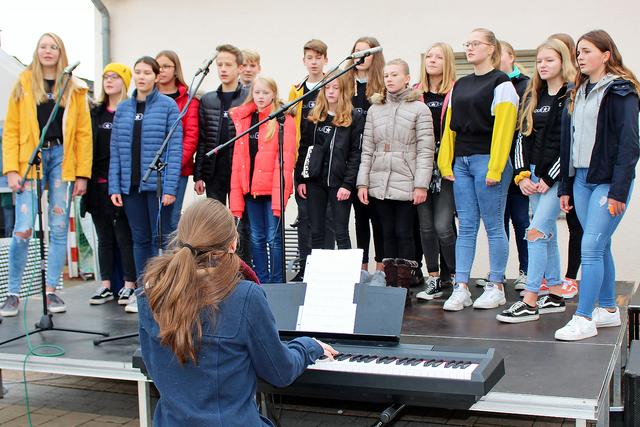 Foto © Jürgen Thoms -  Bunt gemixt aus der Serie: Kindertag in Unna-Massen 2019 - Die Soul Teens der Ev. Kirchengemeinde 