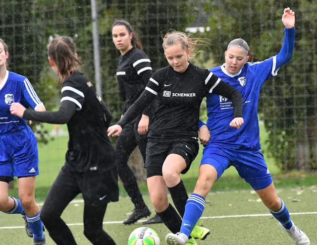 Die Mintarder U17 Mädchen gewannen gegen Frintrop klar und deutlich.
Foto: Bangert