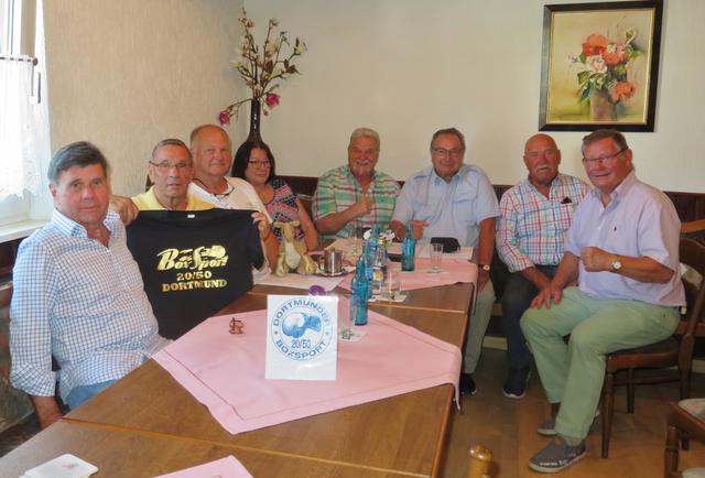 Der geschäftsführende DBS-Vorstand von links: Berndt Ziegler, Peter Torlop, Mathias Burchardt, Marina Piira, Peter Piira, Gerhard Wulf, Kampfrichter Udo Saß u. Dieter Schumann.