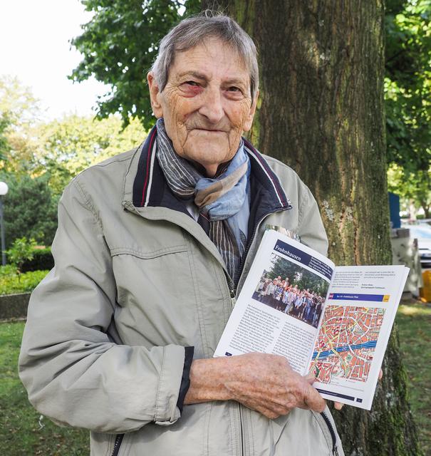 Initiator Hugo Thies freut sich über den Start der Stadtteilspaziergänge in Bochold.