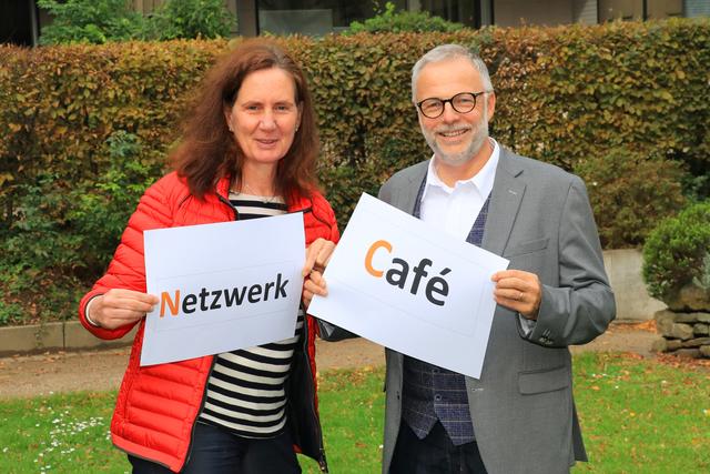 Damit Einsamkeit im Alter die Menschen im Kreis Recklinghausen nicht krank macht, laden Susanne Gerold und Matthias Müller zum NetzwerkCafè beim Caritasverband Herten ein. Foto: Annegret Spiekermann
