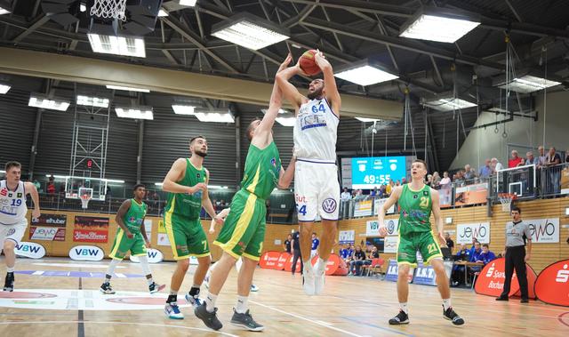 Die Bochumer Fans hoffen auf Top-Scorer Zach Haney (Mitte), wenn am Samstag die Sixers zu Gast sind. | Foto: Diehr