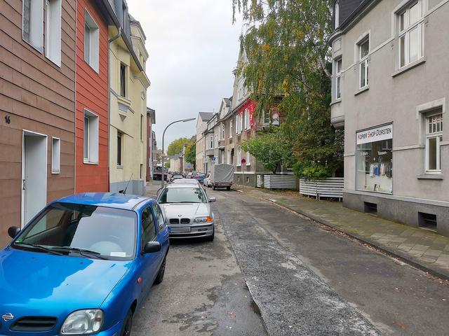 Die Stadt Dorsten hat kurzfristig ein Park- und Halteverbot angeordnet an der Katharinenstraße im Abschnitt zwischen Alter Postweg und Agathastraße. Das Parkverbot gilt auf der Südseite zum Parkgelände hin. Die Schilder werden am Mittwoch (09.10.2019) aufgestellt. Ab der kommenden Woche werden Kontrollen durch den Kommunalen Ordnungsdienst erfolgen.