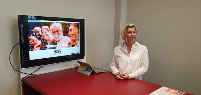 Ronja Gloger ist die Projektverantwortliche für die „OberhausenCrowd“. Sie dient als Ansprechpartnerin für die Vereine, Verbände und Initiativen, die ein Projekt auf der Plattform einstellen möchten. Foto: Jörg Vorholt