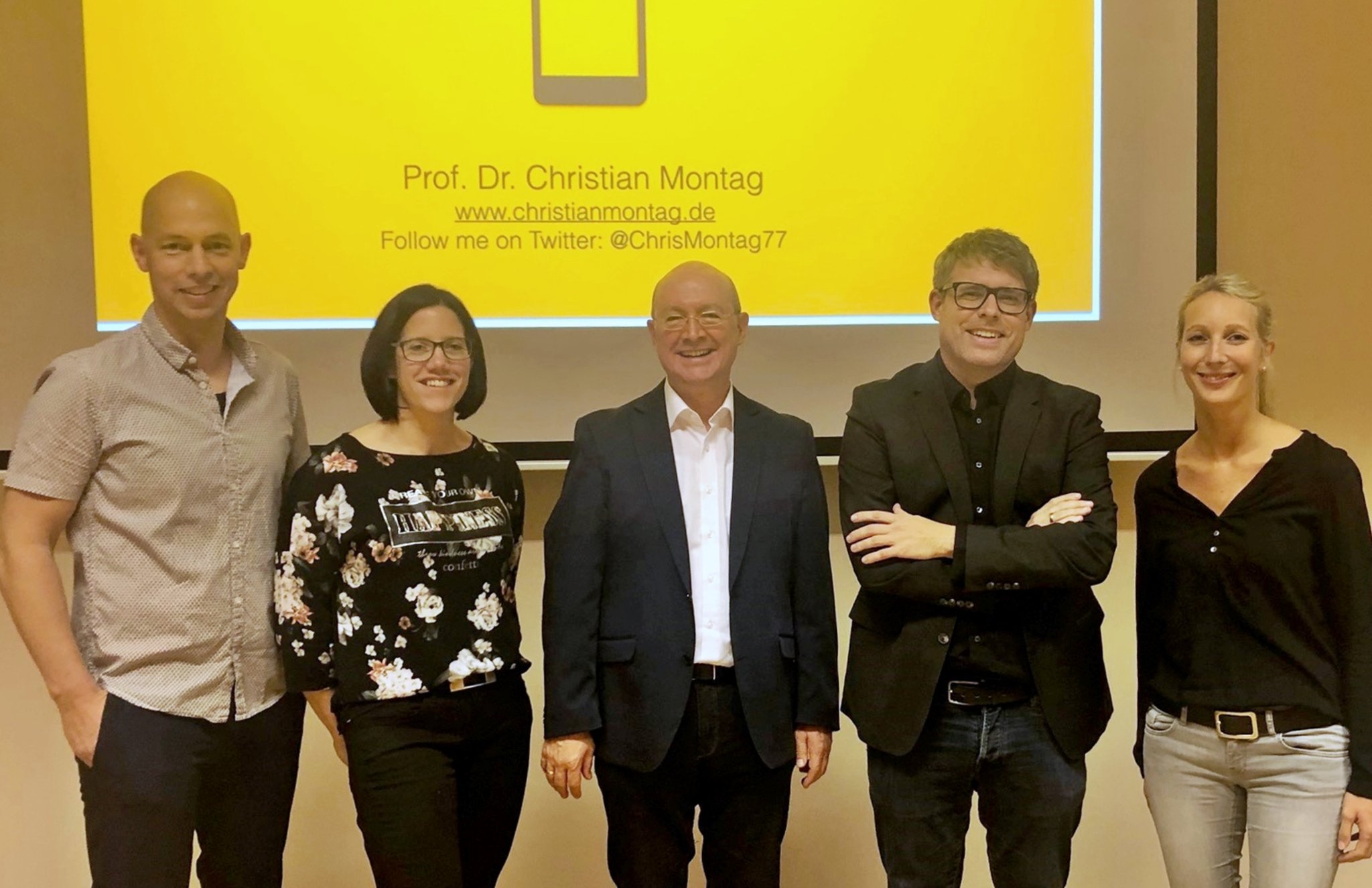 Vortrag Von Professor Montag Informierte Uber Den Umgang Mit Facebook Instagram Und Co Gefangen Im Netz Wie Digitale Medien Uns Verandern Haltern