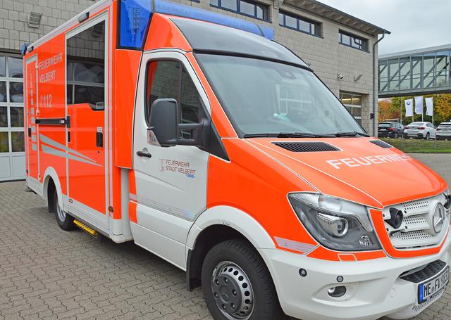 Die Kosten für einen solchen neuen Rettungswagen inklusive Ausstattung liegen bei rund 220.000 Euro.