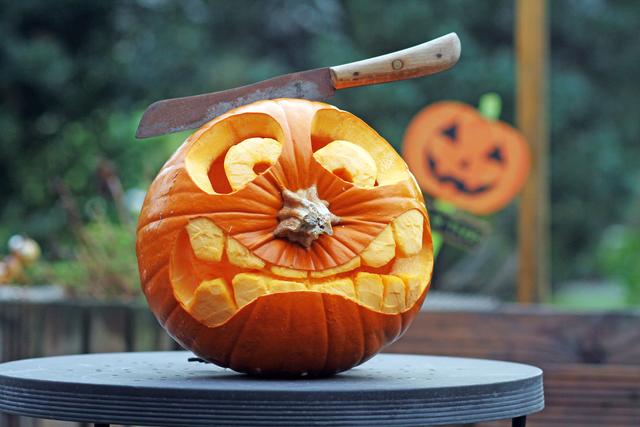 Am 31. Oktober startet „Halloween on Ice“ mit Kostüm-Contest und Prämierung, bei „After Halloween“ schicken die DJ’s die Geister zurück in die Gruft.