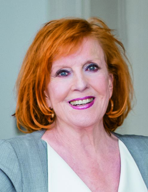 Marianne Rogée spielt die aparte und rüstige Rentnerin Annegret Simon.