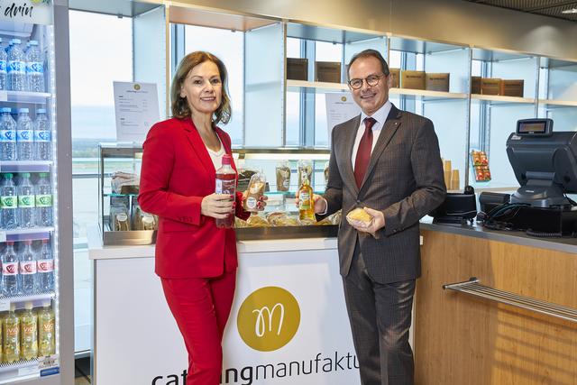 Betreiberin Kongress Dortmund GmbH hat auf steigende Fluggastzahlen reagiert und eine weitere Gastronomie im Sicherheitsbereich des Flughafens eröffnet: "Take Away".