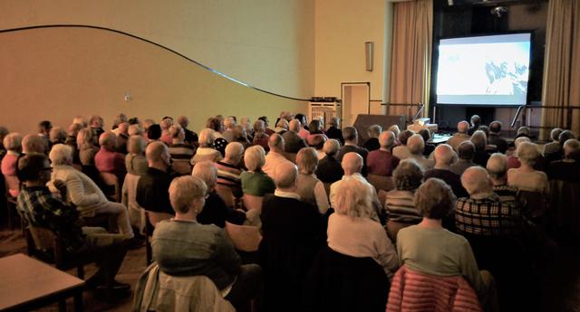 Zum Filmvortrag über die „Cinque Terre“ waren viele Besucher in den Jonasaal gekommen.
Foto: Henschke