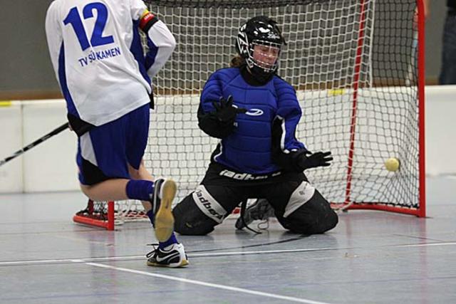 Rasant und schnell geht es beim Floorball zu.