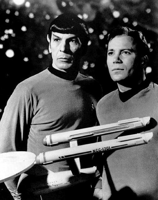 Leonard Nimoy und William Shatner in den Rollen ihres Lebens. 1964 begann mit Star Trek ein Stück Fernsehgeschichte.