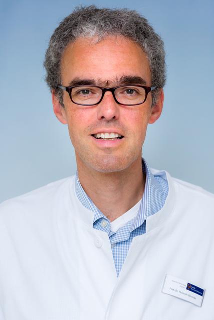 Prof. Heinrich Wienecke ist der Chefarzt der Klinik für Kardiologie des St. Marien-Hospitals Mülheim.
