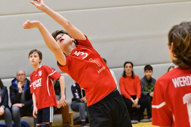 Dynamischer Jugendvolleyball beim Werdener TB.
Foto: Bangert
